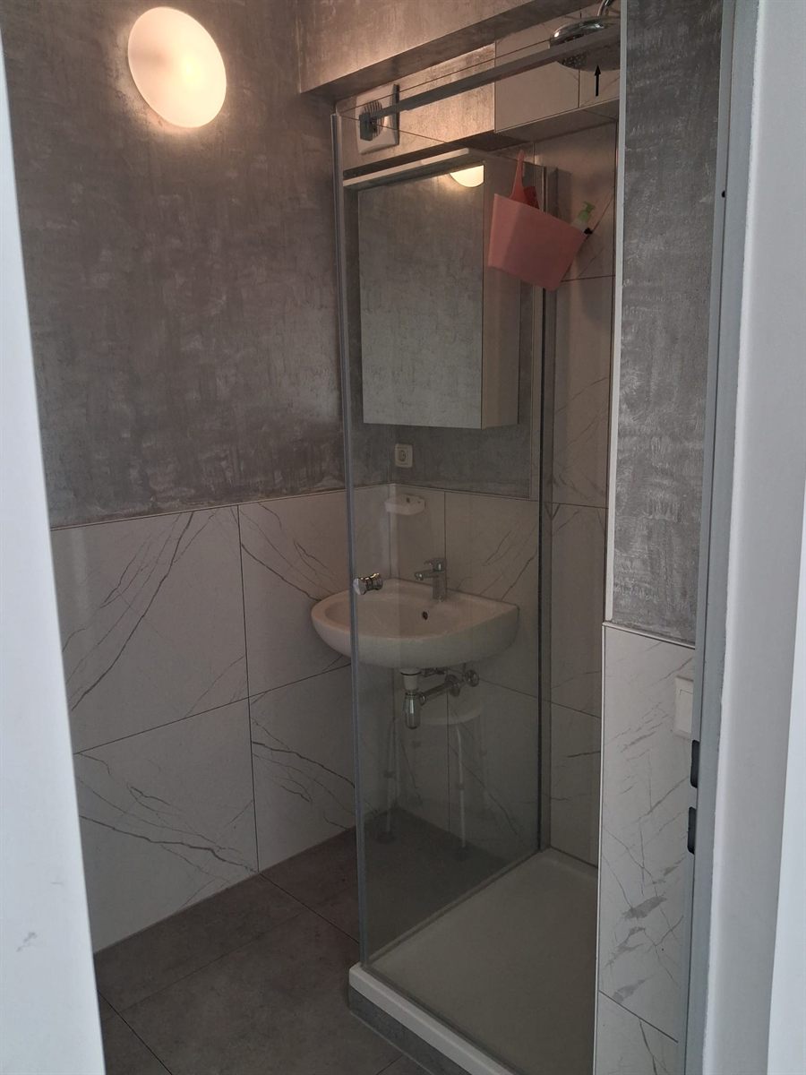 Gemeinschaftsbad mit Dusche in der Kolpingstraße 112, Duisburg-Hamborn